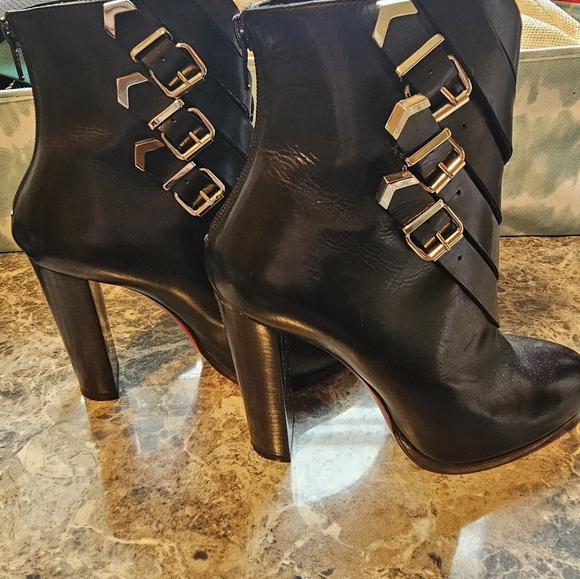 Louboutin short boots size 37 ( 6.5 US) black - Picture 5 of 8